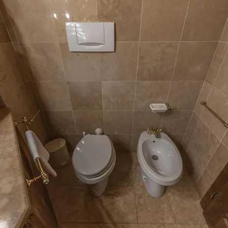 Casa Verzi, With Panoramic Balcony In The Town Center *