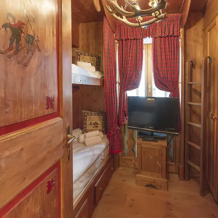 Casa Verzi, With Panoramic Balcony In The Town Center Apartamento Cortina dʼAmpezzo