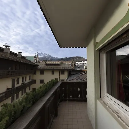 Casa Verzi, With Panoramic Balcony In The Town Center *